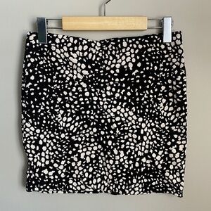 H&M Women's Black White Pull On‎ Mini Skirt Size Small